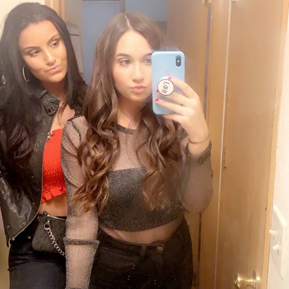 Meet your Posher, Lawren